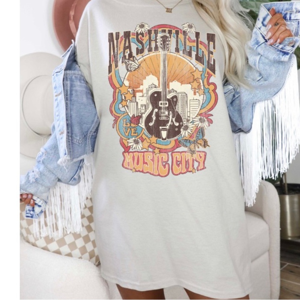 Nashville Oversized Graphic Tee - New!